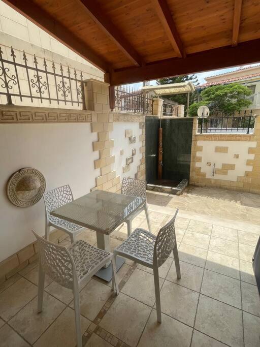 Appartement Nerina à Paphos Extérieur photo
